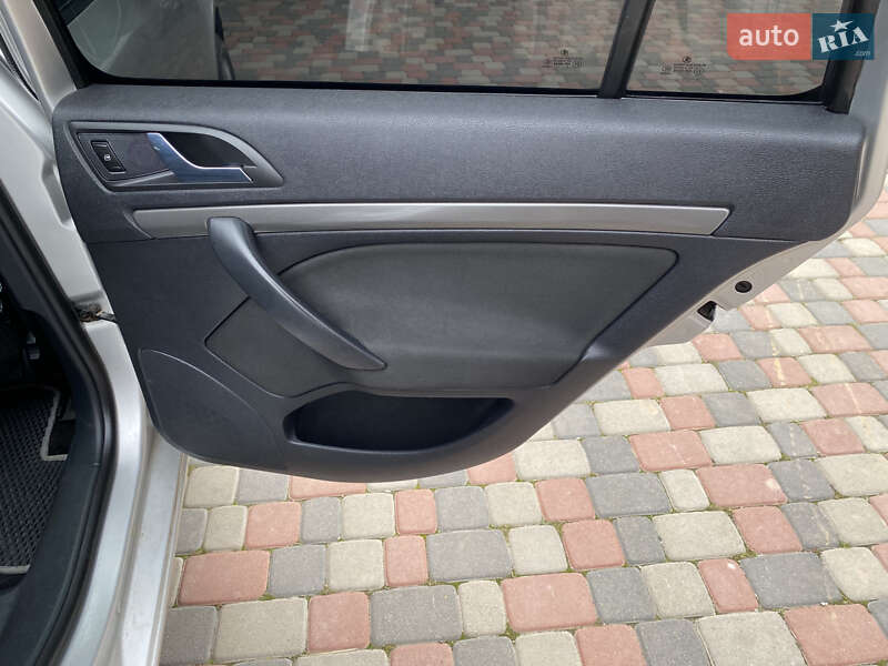 Универсал Skoda Octavia 2006 в Ужгороде