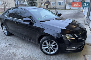 Ліфтбек Skoda Octavia 2018 в 