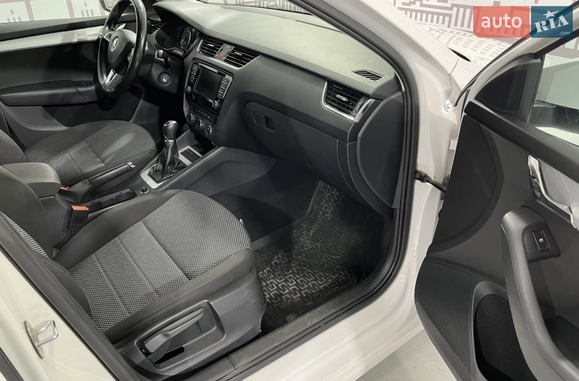 2016 Skoda Octavia - мініатюра 15