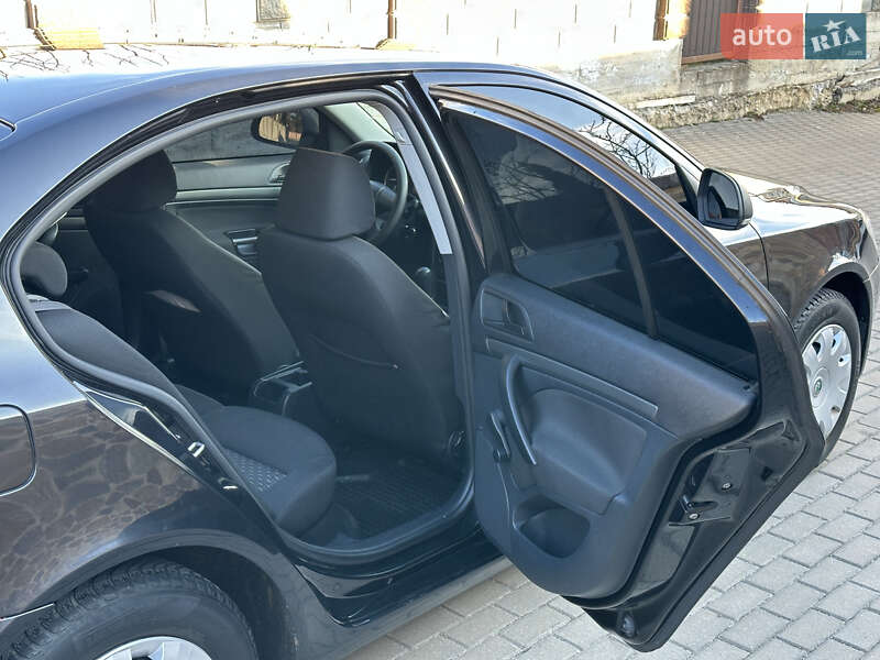 Лифтбек Skoda Octavia 2010 в Ровно