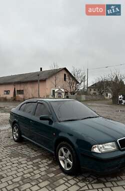 Лифтбек Skoda Octavia 1998 в 