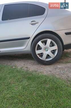 Лифтбек Skoda Octavia 2005 в 