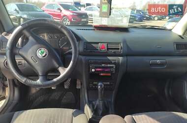 Лифтбек Skoda Octavia 2002 в 
