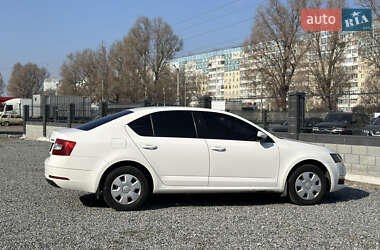Лифтбек Skoda Octavia 2017 в 