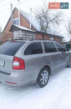 Універсал Skoda Octavia 2012 в 