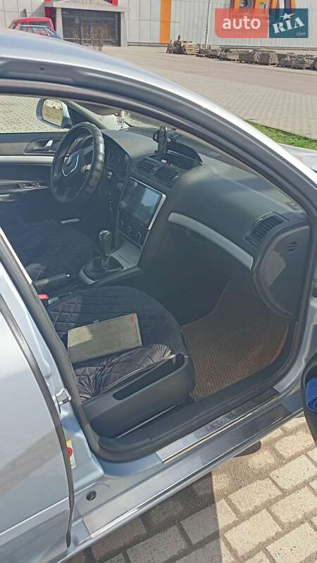 Лифтбек Skoda Octavia 2010 в Хусте