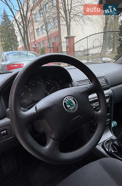 Лифтбек Skoda Octavia 2009 в 