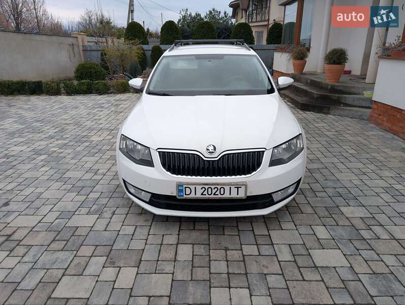 Універсал Skoda Octavia 2015 в Ужгороді