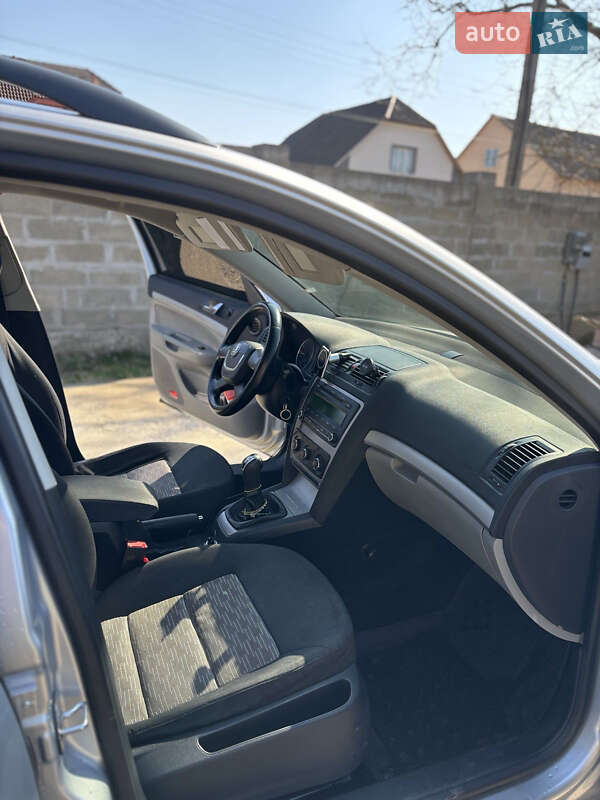 Универсал Skoda Octavia 2012 в Тячеве