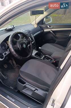 Універсал Skoda Octavia 2012 в 