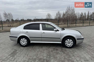 Ліфтбек Skoda Octavia 2004 в 