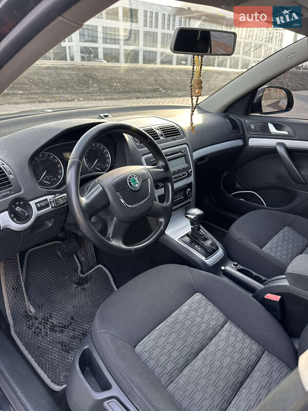 Лифтбек Skoda Octavia 2010 в Львове