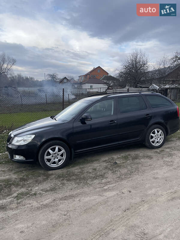 Универсал Skoda Octavia 2009 в Глухове
