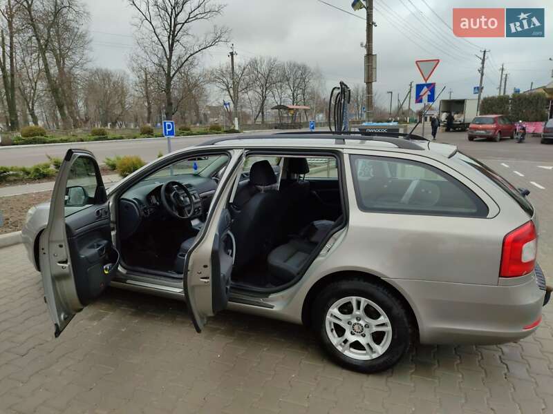 Універсал Skoda Octavia 2010 в Ладижині