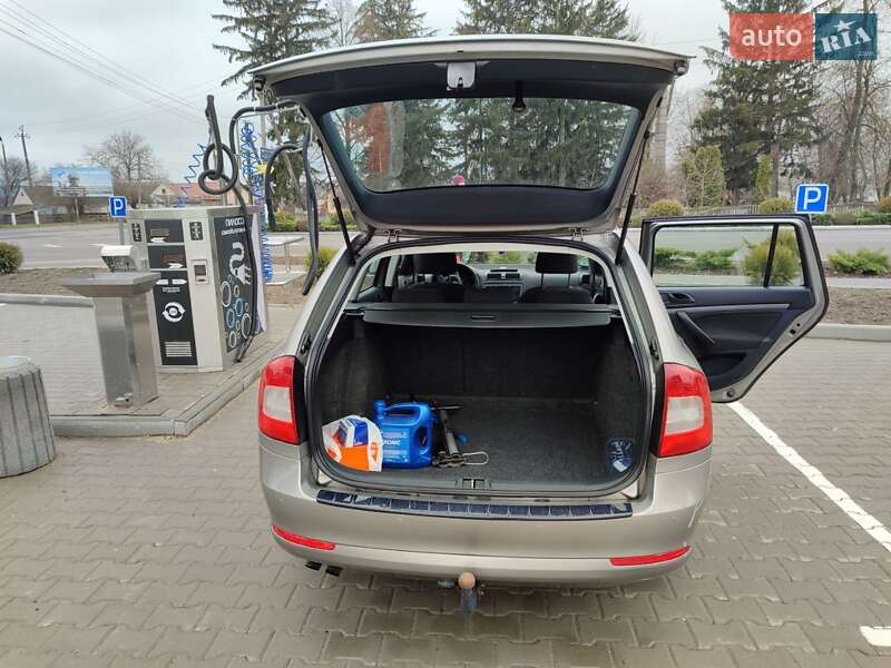 Універсал Skoda Octavia 2010 в Ладижині