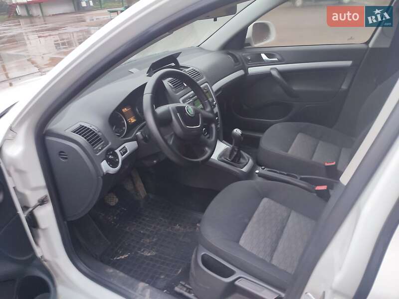 Лифтбек Skoda Octavia 2011 в Монастырище