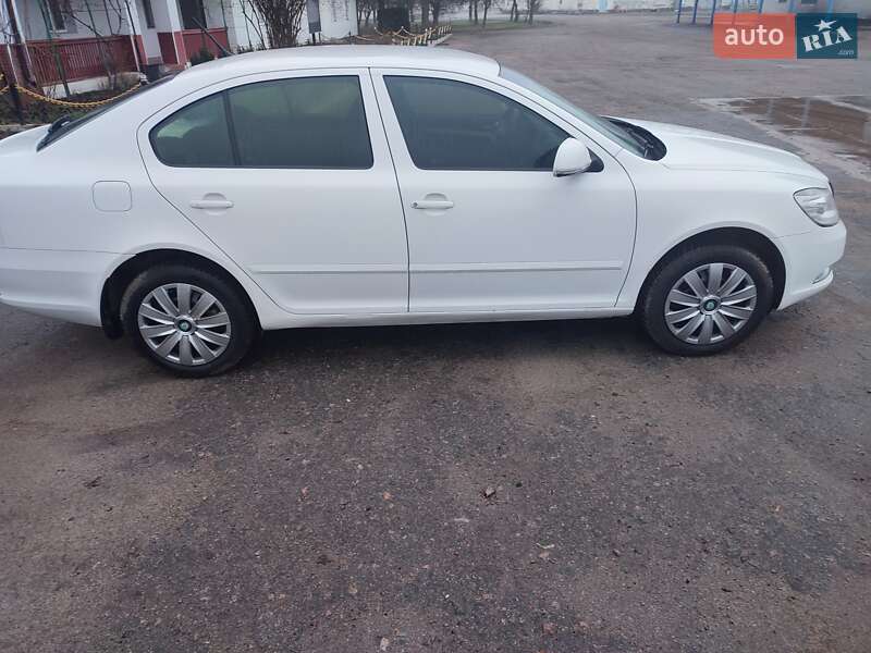 Лифтбек Skoda Octavia 2011 в Монастырище