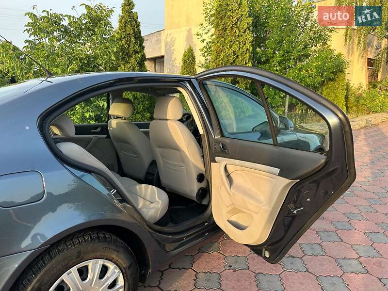 Лифтбек Skoda Octavia 2006 в Могилев-Подольске