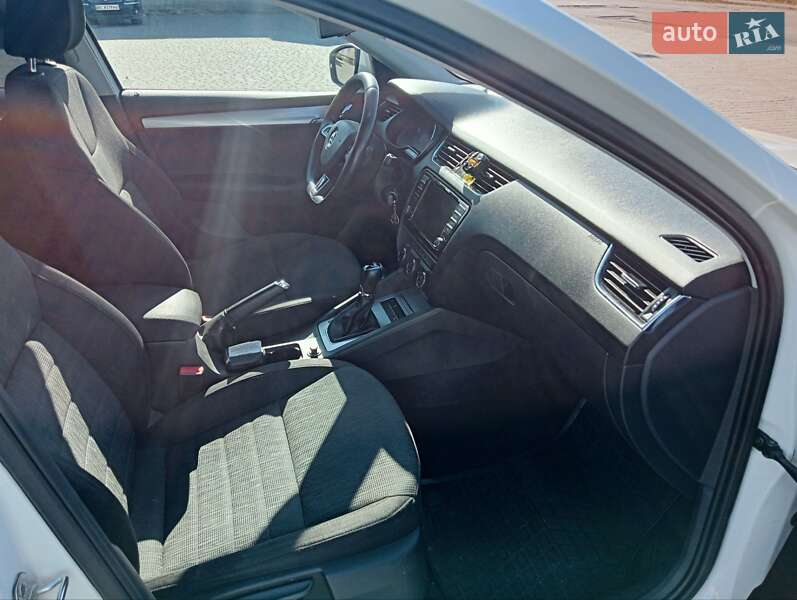 Универсал Skoda Octavia 2014 в Дрогобыче