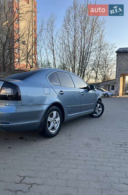 Лифтбек Skoda Octavia 2009 в 