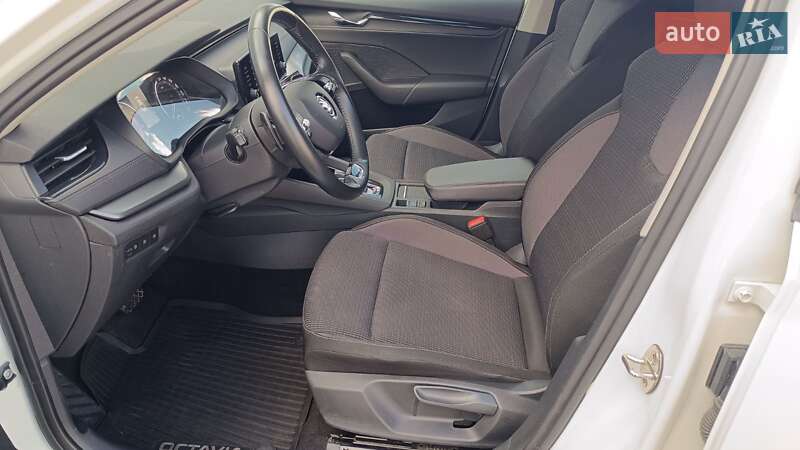Лифтбек Skoda Octavia 2023 в Киеве