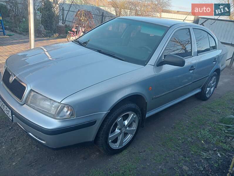 Ліфтбек Skoda Octavia 2000 в Прилуках