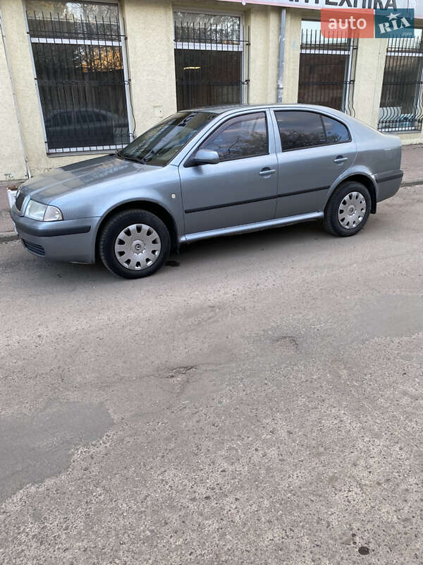 Лифтбек Skoda Octavia 2005 в 