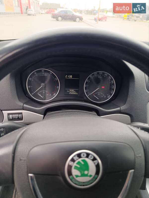 Универсал Skoda Octavia 2009 в Нововолынске