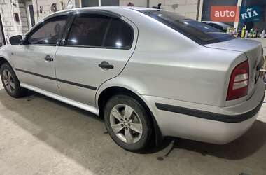 Ліфтбек Skoda Octavia 2004 в 