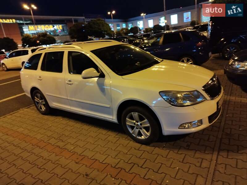 Універсал Skoda Octavia 2013 в Ужгороді