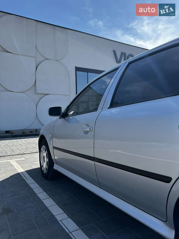 Лифтбек Skoda Octavia 2002 в Луцке