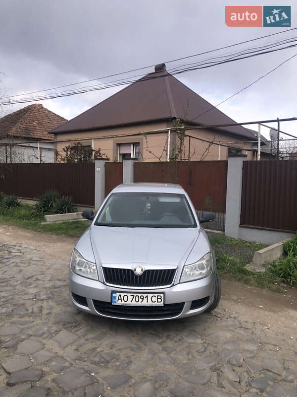Лифтбек Skoda Octavia 2009 в 