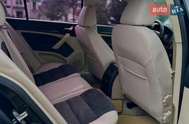 Лифтбек Skoda Octavia 2010 в 