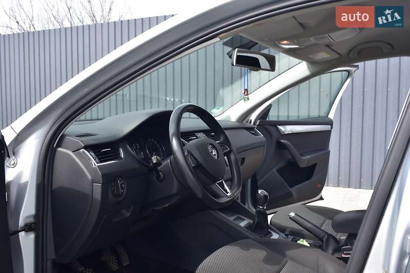 Универсал Skoda Octavia 2015 в Вознесенске