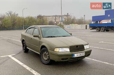 Ліфтбек Skoda Octavia 1997 в 