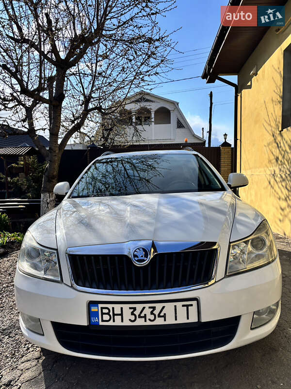 Універсал Skoda Octavia 2010 в Первомайську