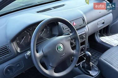 Лифтбек Skoda Octavia 2004 в 