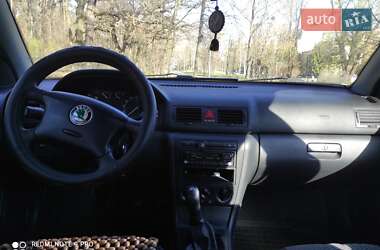 Лифтбек Skoda Octavia 2004 в 