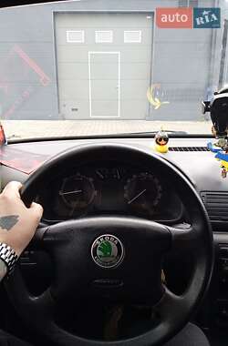 Лифтбек Skoda Octavia 2003 в 