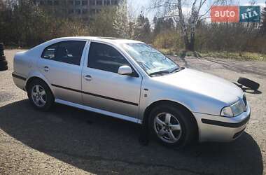 Лифтбек Skoda Octavia 2001 в 