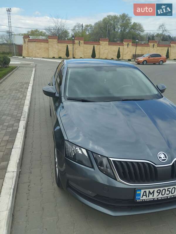 Лифтбек Skoda Octavia 2017 в Одессе