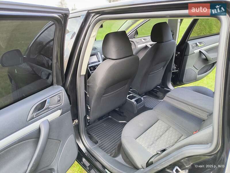 Універсал Skoda Octavia 2012 в Краснограді