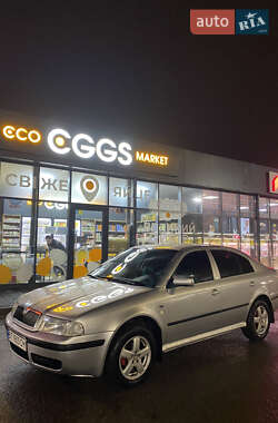 Лифтбек Skoda Octavia 2002 в 
