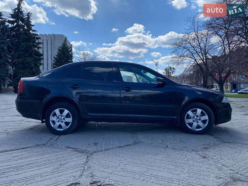 Лифтбек Skoda Octavia 2004 в 