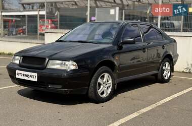 Лифтбек Skoda Octavia 1998 в 