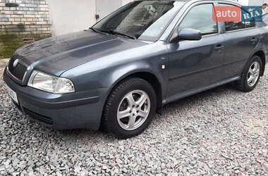 Лифтбек Skoda Octavia 2004 в 