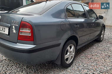 Лифтбек Skoda Octavia 2004 в 