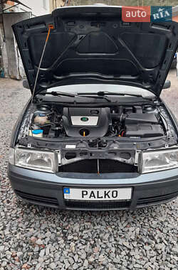 Лифтбек Skoda Octavia 2004 в 