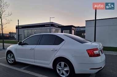 Ліфтбек Skoda Octavia 2018 в 
