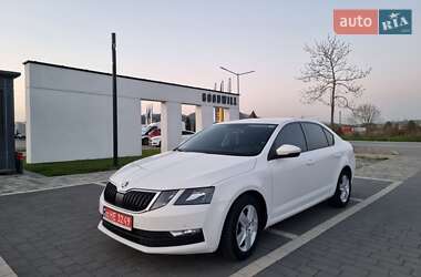 Ліфтбек Skoda Octavia 2018 в 